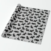 Zwarte Schotse terrier Paws en Botten Cadeaupapier (Uitgerold)