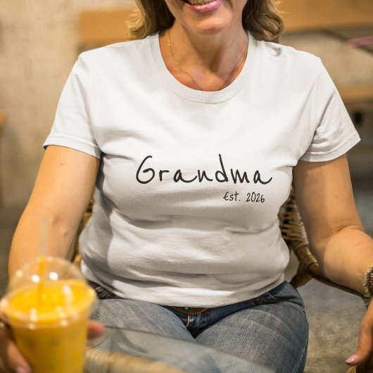 Zwarte Script Oma Opgericht T-shirt