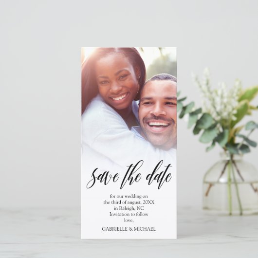 Zwarte Script Overlay Save the Date Foto (Staand voorkant)