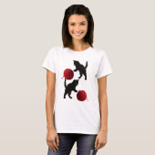 Zwarte Silhouette Kitty, met rode wollen Bal T-shirt (Voorkant volledig)