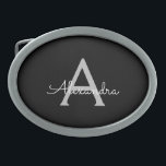Zwarte Silver Modern Script Girly Monogram Naam Gesp<br><div class="desc">Zwart en Zilver Eenvoudig Script Monogram Naam Belt Buckle. Dit maakt het perfecte afstuderen,  zoet 16 16th,  18th,  21st,  30th,  40th,  50th,  60th,  70th,  80th,  90th,  100th Birthday,  bruiloft,  vrijgezellenfeest,  jubileum,  baby shower of vrijgezellenfeest cadeau voor iemand die houdt van glamoureuze luxe en chique stijlen.</div>