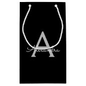 Zwarte Silver Modern Script Girly Monogram Naam Klein Cadeauzakje (Achterkant)