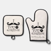 Zwarte snor Humor Ovenwant & Pannenlap Set (Voorkant)