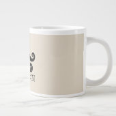 Zwarte snor je een vraag Humor Vaderdag Grote Koffiekop (Rechts)