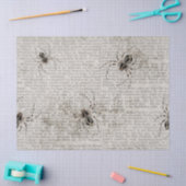 Zwarte spinnen op ontkoppeling van krantenpapier tissuepapier (Craft)