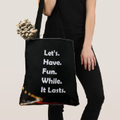 Zwarte Stad Esthetische Quote Tote Tas (Dichtbij)