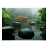 Zwarte stenen in een regenachtige Zen tuin met blo Perfect Poster (Voorkant)