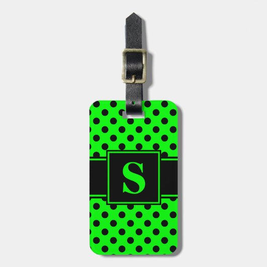 Zwarte stippen op limoengroene monogram bagagelabel (Voorkant verticaal)