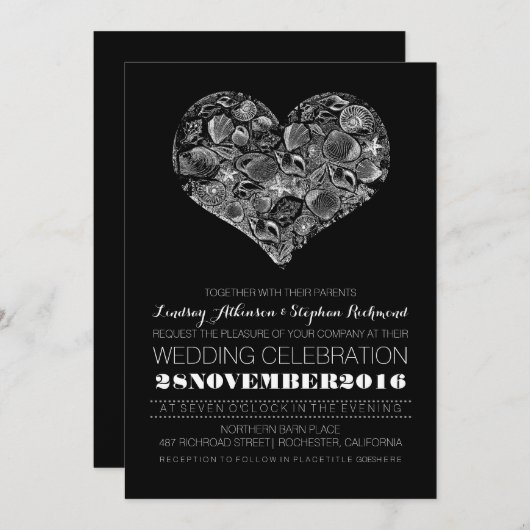 Zwarte strand huwelijksuitnodiging met schelpen kaart (Voorkant / Achterkant)