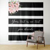 Zwarte strepen met Lilly Bouquet Design Wandkleed (In situ)