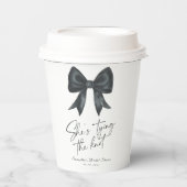 Zwarte strik Ze gaat trouwen Bruidsfeest Papieren Bekers (Voorkant)