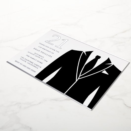 Zwarte Suit & Stropdas 21e verjaardag Echte Zilver Folie Uitnodiging (Gedraaid)