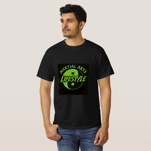 ZWARTE T MET NEON GROENE BELETTERING MARTIAL T-SHIRT (Voorkant volledig)