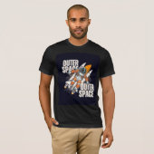 Zwarte T-shirt met een ruimteontwerp (Voorkant volledig)