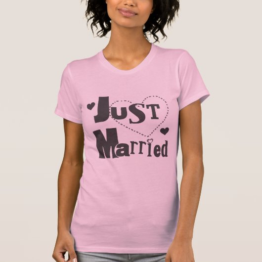 Zwarte tekst met hart net getrouwd Tshirt (Voorkant)