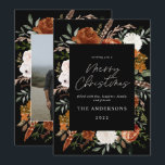 Zwarte terracotta floral botanical elegant foto feestdagenkaart<br><div class="desc">Black terracotta floral botanical elegant script Merry Kerstfoto's vakantiekaart.</div>