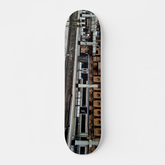 Zwarte trein persoonlijk skateboard (Voorkant)