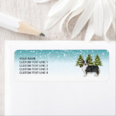 Zwarte Tri Pembroke Corgi Blauwe Winter Kerstmis Etiket (Insitu)