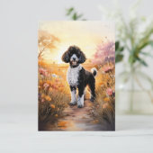 Zwarte Tuxedo Poedel op een Path Note Kaart (Staand voorkant)