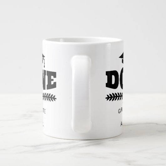 Zwarte typografie Afstuderen 2021 gepersonaliseerd Grote Koffiekop (Achterkant)