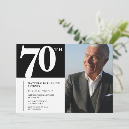 Zwarte uitnodigingen 70ste verjaardag Modern Chic (Staand voorkant)