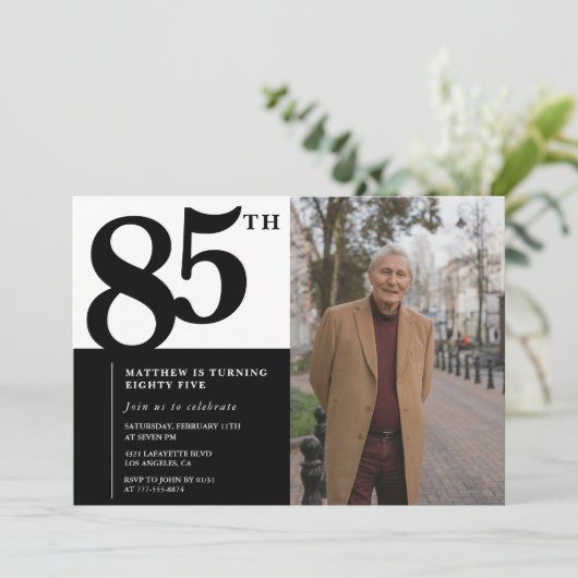 Zwarte uitnodigingen 85ste verjaardag Elegant Chic (Staand voorkant)