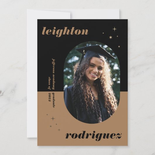 Zwarte unieke bekendmaking van het Afstuderen met Aankondiging (Voorkant)