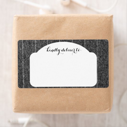 Zwarte verbinding met houtskool, grijs Pinstripe T Etiket (Insitu)