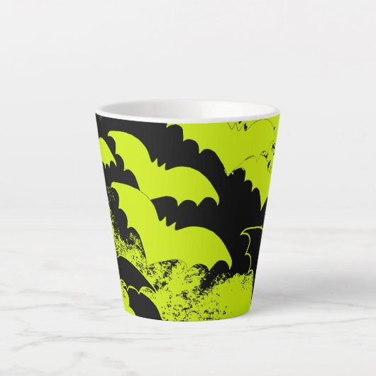Zwarte vleermuizen in vlieggeel latte mok (Voorkant)