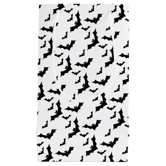 Zwarte vleermuizen vliegen in formatie klein cadeauzakje (Voorkant)