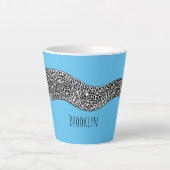 Zwarte vlekvormige cartoon latte mok (Voorkant)