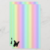 Zwarte vlinder op Pastell Rainbow Stationery Briefpapier (Voorkant / Achterkant)