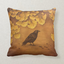 Zwarte vogel en gouden Ginkgo-bladeren