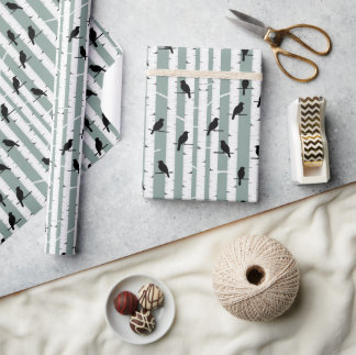 Zwarte vogels neergestreken op een boomstam Inpakp Cadeaupapier