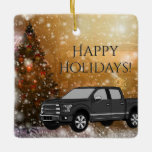 Zwarte vrachtwagen in kerstwintersneeuwscène keramisch ornament<br><div class="desc">Dit warme keramische ornament is voorzien van een zwarte vrachtwagen in een kerstwintersneeuwscène met "Prettige feestdagen!" in zwarte en grijze tekst. Pas de rug van dit ornament met een naam en een jaar aan.</div>
