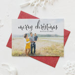 Zwarte vrolijke kerst rustieke kalligrafie foto feestdagenkaart<br><div class="desc">Stuur uw vakantiewensen naar vrienden en familie met deze aanpasbare kerstkaart. Deze vakantiepas is voorzien van moderne kalligrafie. Personaliseer door uw gegevens toe te voegen. Deze foto kerstkaart is verkrijgbaar in andere kleuren en cardstock. Overeenkomende objecten zijn beschikbaar.</div>