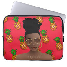 Zwarte vrouw, gouden tinten, ananas patroon, rood