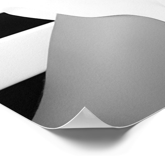 Zwarte vrouw in een moderne chaise lounge B&W foto Poster (Hoek)