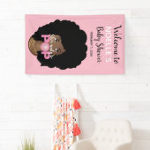 Zwarte Vrouw, klaar voor Pop, Bubblegum, Roze Spandoek (Insitu)