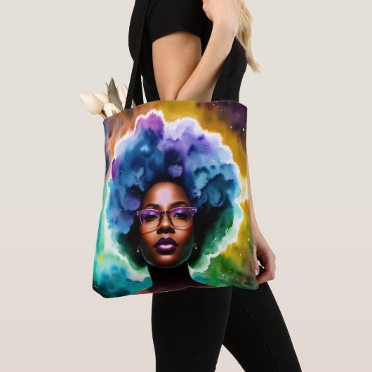 Zwarte vrouw met afro haar in bril Galaxy Art Tote Bag (Dichtbij)