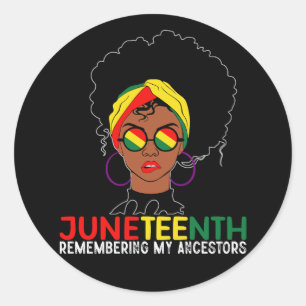 Zwarte vrouw met dreadlocks die haar voorouders he ronde sticker