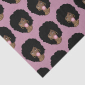Zwarte Vrouw, Popping Pink Bubble Gum, Licht Paars Tissuepapier (Detail)