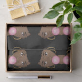 zwarte vrouw, popping roze bublegum tissuepapier (Geschenk)