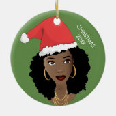 Zwarte vrouw, rode kerstmuts, huidig jaar, groen keramisch ornament (Achterkant)