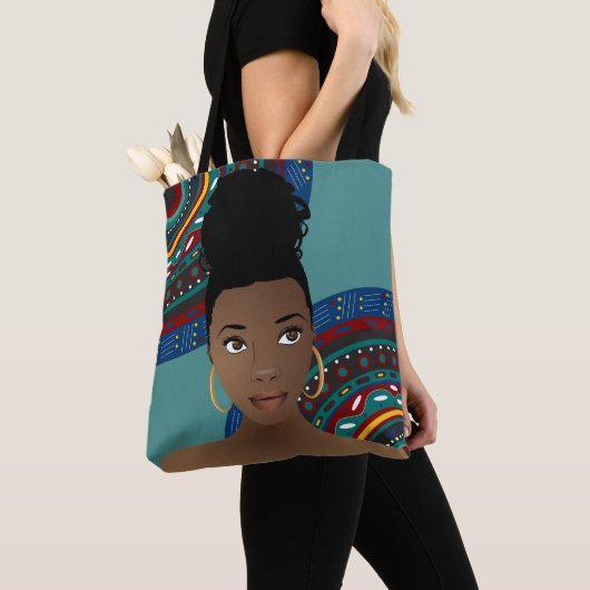 Zwarte vrouw, Top Knot, Tribal geïnspireerd, Blauw Tote Bag (Dichtbij)