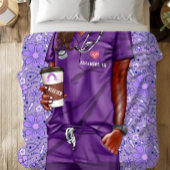 Zwarte vrouw verpleegster Doctor in Paarse Scrubs Sherpa Deken