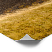 Zwarte vulkanische berg en lage wolken poster (Hoek)