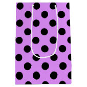 Zwarte wandelpunten op lila medium cadeauzakje (Achterkant)