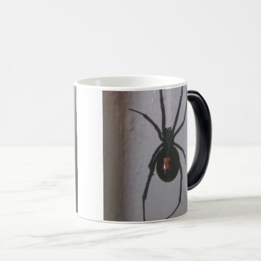 Zwarte weduwe Mok (Voorkant rechts)