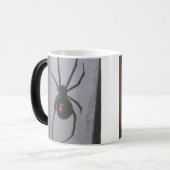 Zwarte weduwe Mok (Voorkant links)